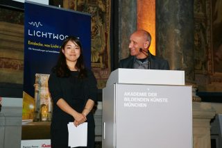 Der Sonderpreis der Jury ging an Manyu Zhou (AdBK München) für die Leuchte »APSARA«. Das Preisgeld beträgt 300,- Euro und wurde gesponsert von Occhio
